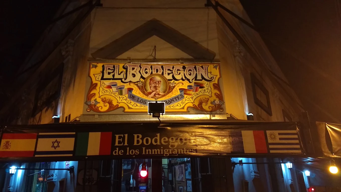 Frente de El Bodegón de los Inmigrantes, Tigre